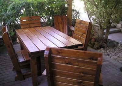 שולחן חצר מעץ מלא